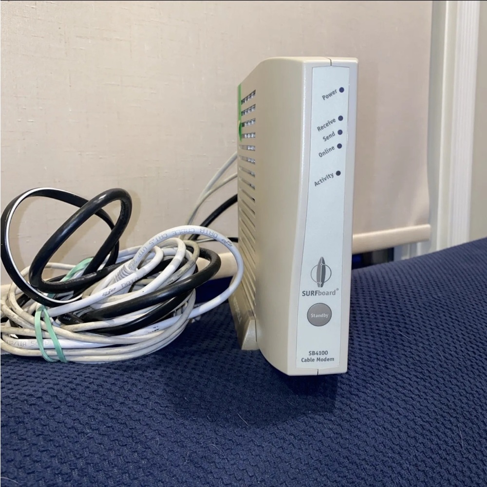 Motorola SURFboard SB4100 (SB4100) 38 Mbps WITH ALL WIRES/CABLE